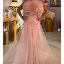 Load image into Gallery viewer, pink feather prom dresses 2020 strapless elegant a line tulle simple prom gown 2021 vestido de festa