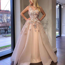 Load image into Gallery viewer, sleeveless prom dresses 2020 lace applique floral elegant detachable skirt prom gown 2021