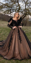 Load image into Gallery viewer, vintage prom dresses ball gown black lace applique modest prom gown vestido de fiesta