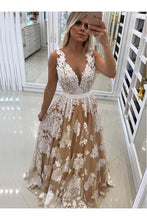 Load image into Gallery viewer, champagne lace applique prom dresses v neck beaded sleeveless a line prom gown 2021 robes