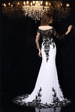 Load image into Gallery viewer, abendkleider black and white evening dresses long lace applique boat neck elegant cheap formal gown robe de soiree
