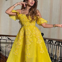 Load image into Gallery viewer, off the shoulder arabic prom dresses 2021 lace applique yellow elegant a line prom gown 2022 robes