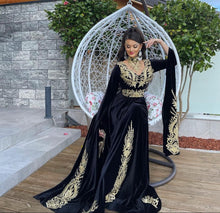 Load image into Gallery viewer, dubai caftan vintage black prom dresses lace applique high neck muslim prom gown robe longue