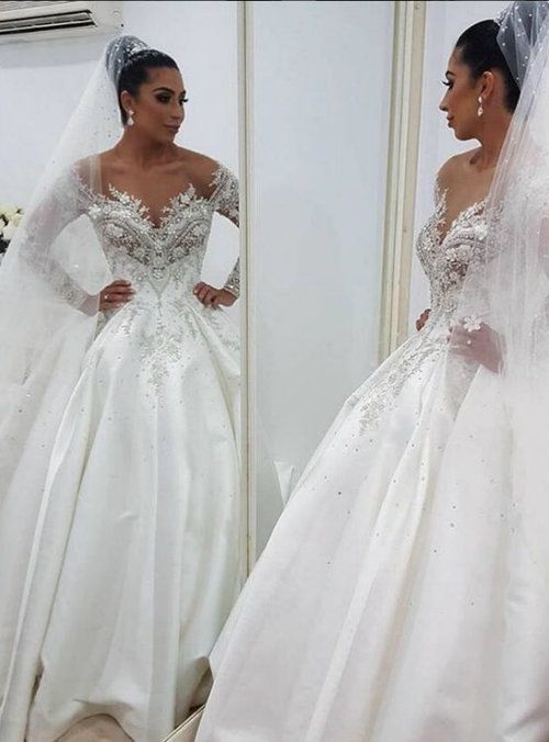 Beauty contest winner dazzles in thousandcrystal wedding dress  VnExpress  International