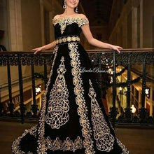 Load image into Gallery viewer, black vintage prom dresses muslim gold lace applique elegant 2021 prom gown vestido de fiesta