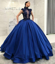 Load image into Gallery viewer, high neck vintage prom dresses ball gown navy blue lace applique beaded elegant prom gowns vestido de graduacion