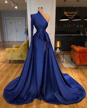 Load image into Gallery viewer, one shoulder prom dresses 2021 satin royal blue elegant vintage simple prom gown 2022 robe de cocktail