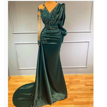Load image into Gallery viewer, green modest evening dresses long sleeve v neck beaded elegant evening gown vestidos de fiesta
