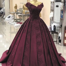 Load image into Gallery viewer, cap sleeve Burgundy ball gown prom dresses 2020 lace appliqué beaded luxury vintage prom gown